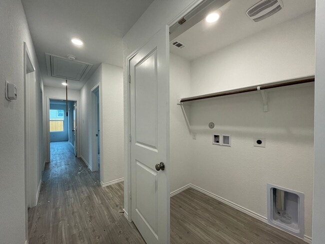 Building Photo - Single family home for rent
