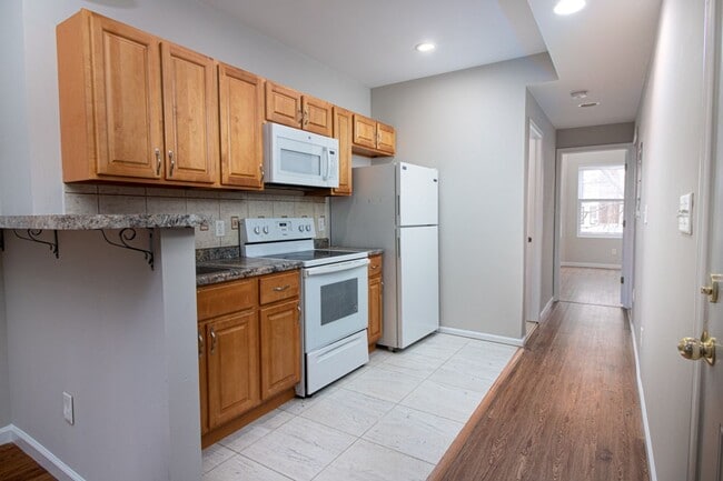 Photo - 5043 Walnut St Apartment