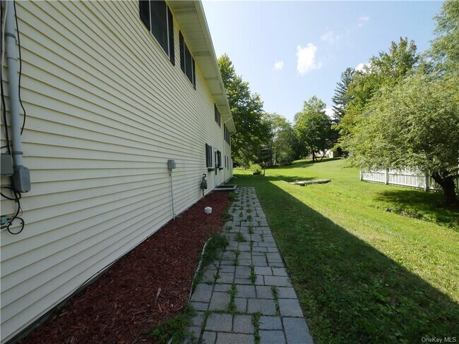 Building Photo - 38 Craigville Rd