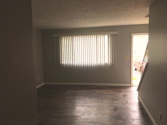 Foto del edificio - 1337 W Jeth Ct