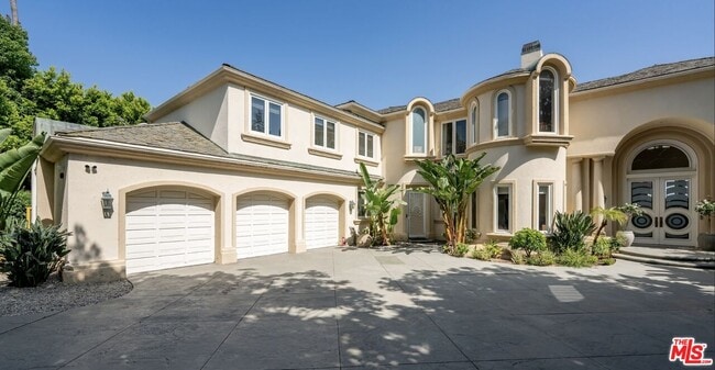 Building Photo - 3303 Clerendon Rd