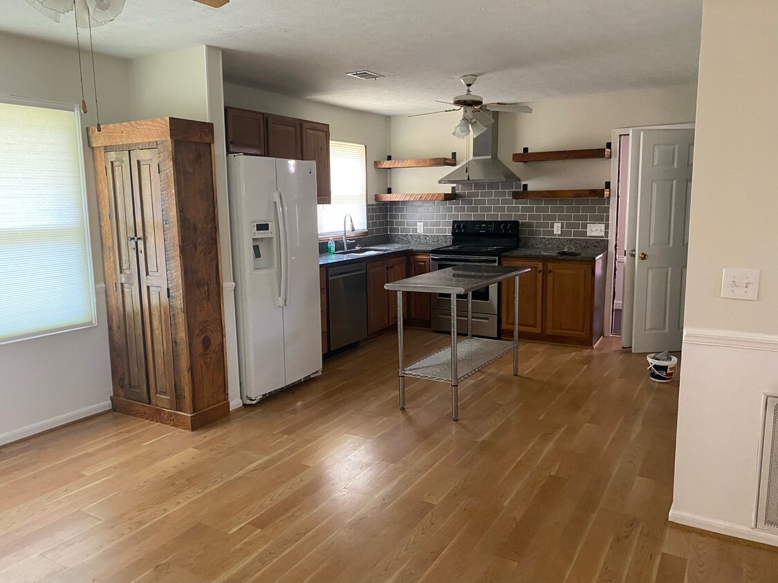 Foto principal - 6060 Pine Mountain Ct