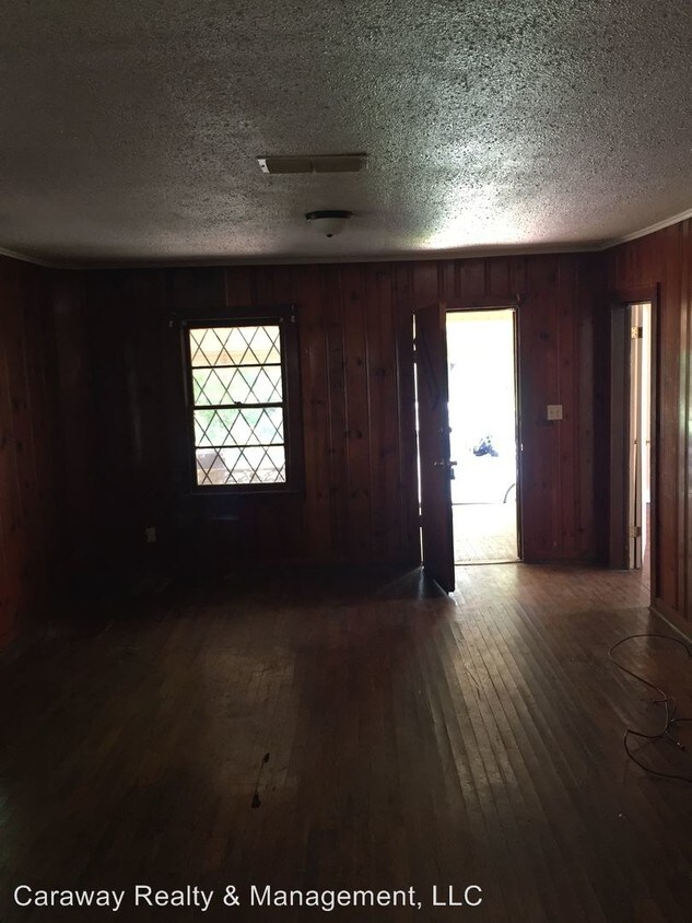 Primary Photo - 3 br, 1 bath House - 1846 Logan St.