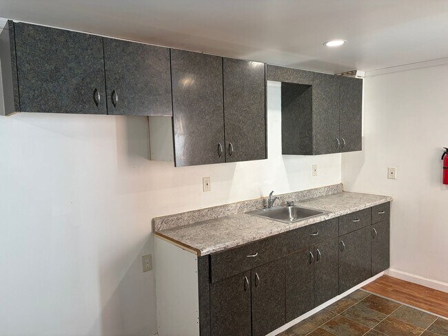 Foto del edificio - Charming 3 Story Brick Townhome Now Available