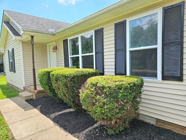 Building Photo - 1331 Hugh Hunter Rd