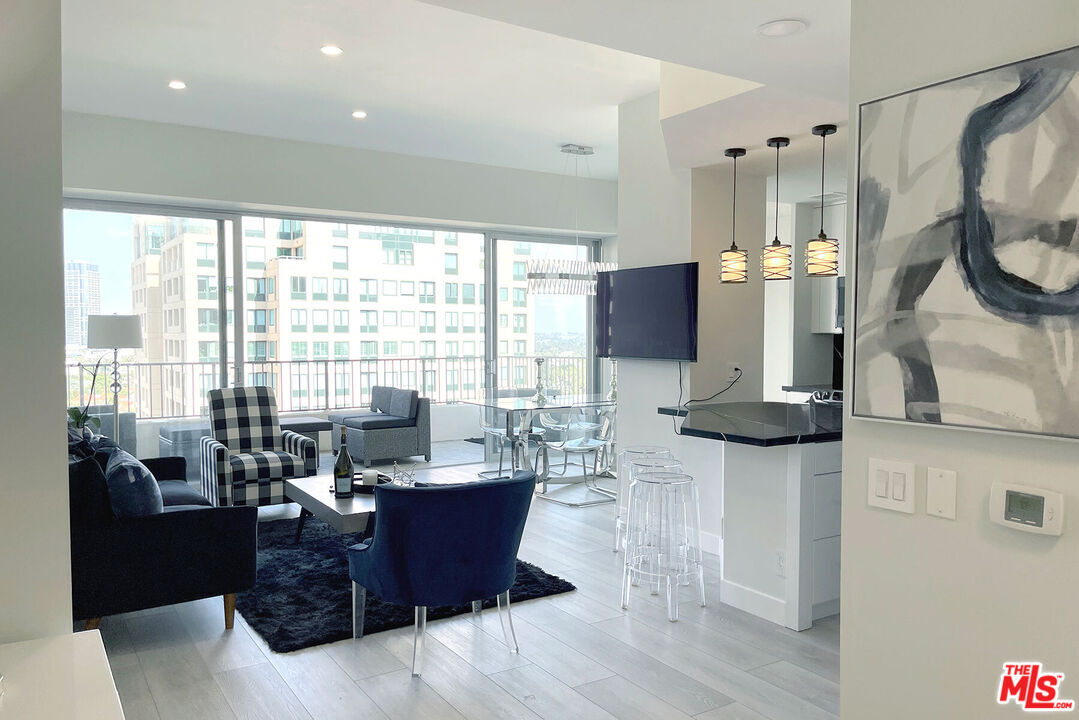 Foto principal - 10501 Wilshire Blvd