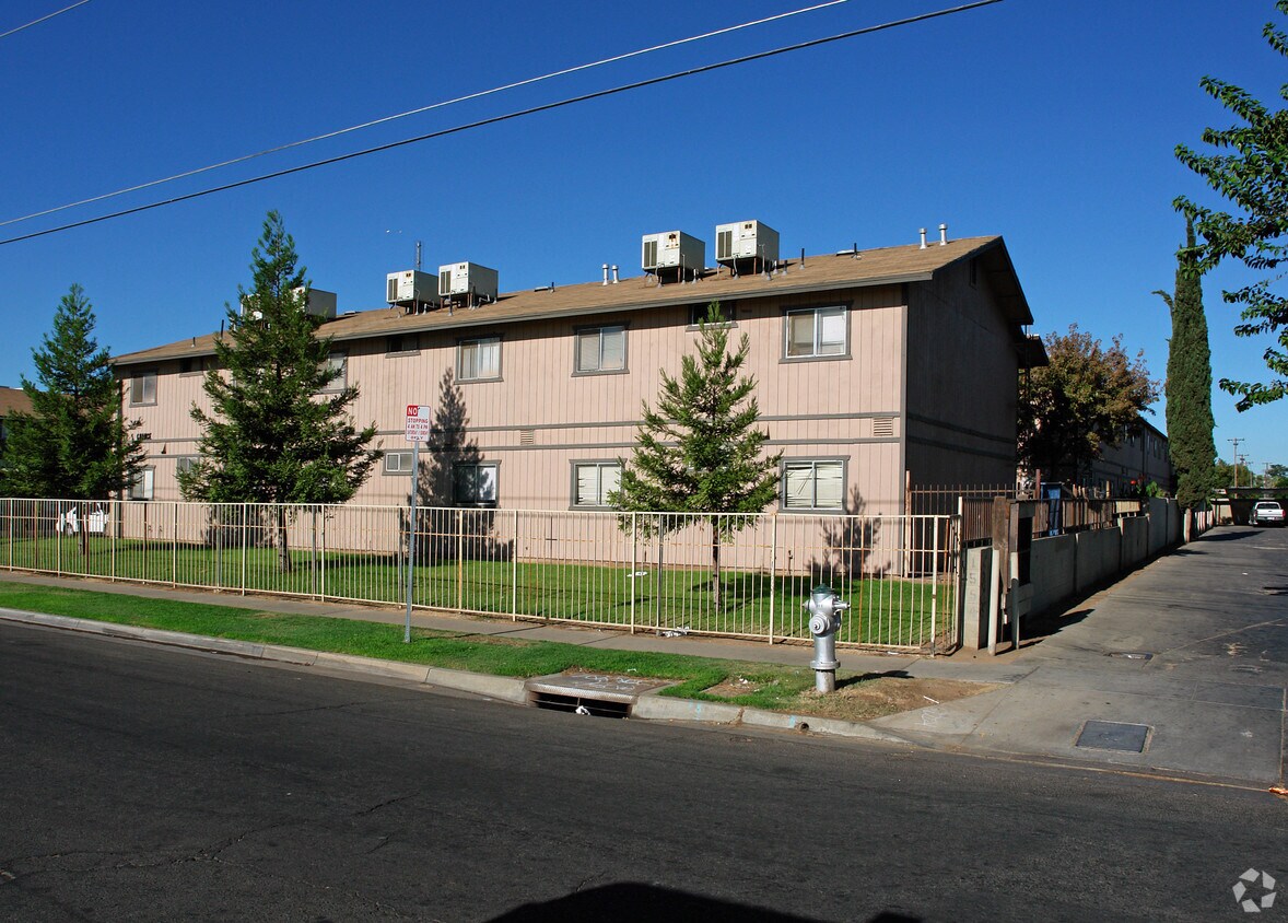 Building Photo - 1620 S Chance Ave