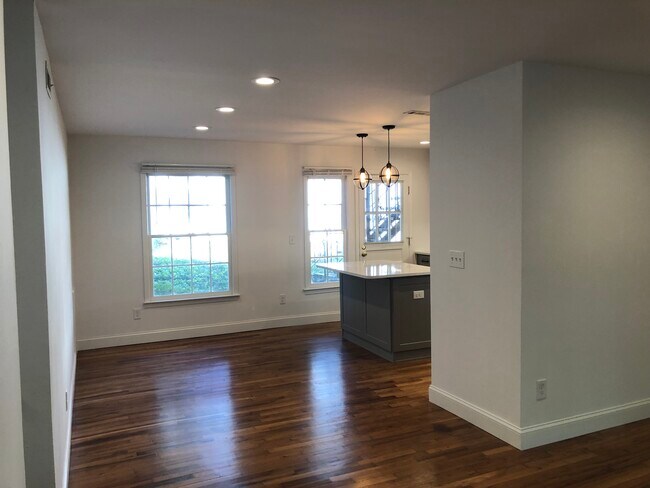 Foto del edificio - 139 E Hill St