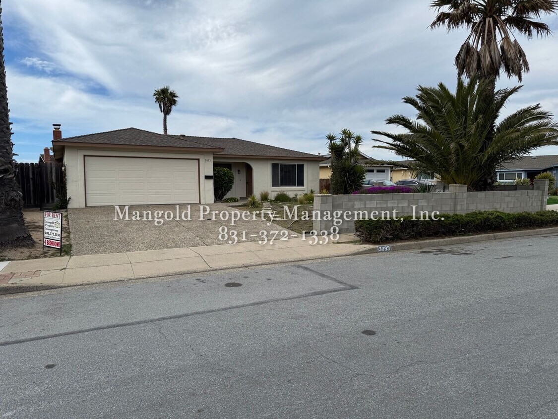 Primary Photo - Beautiful four-bedroom home located in Mar...