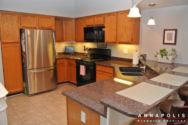 Building Photo - 2702 Summerview Way
