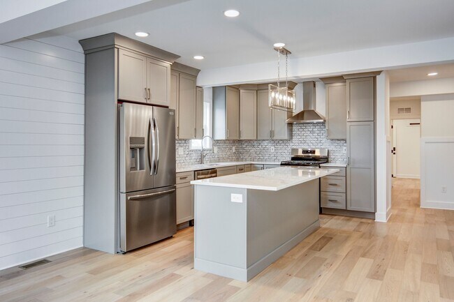 Foto del edificio - 13 Wilkins Ave