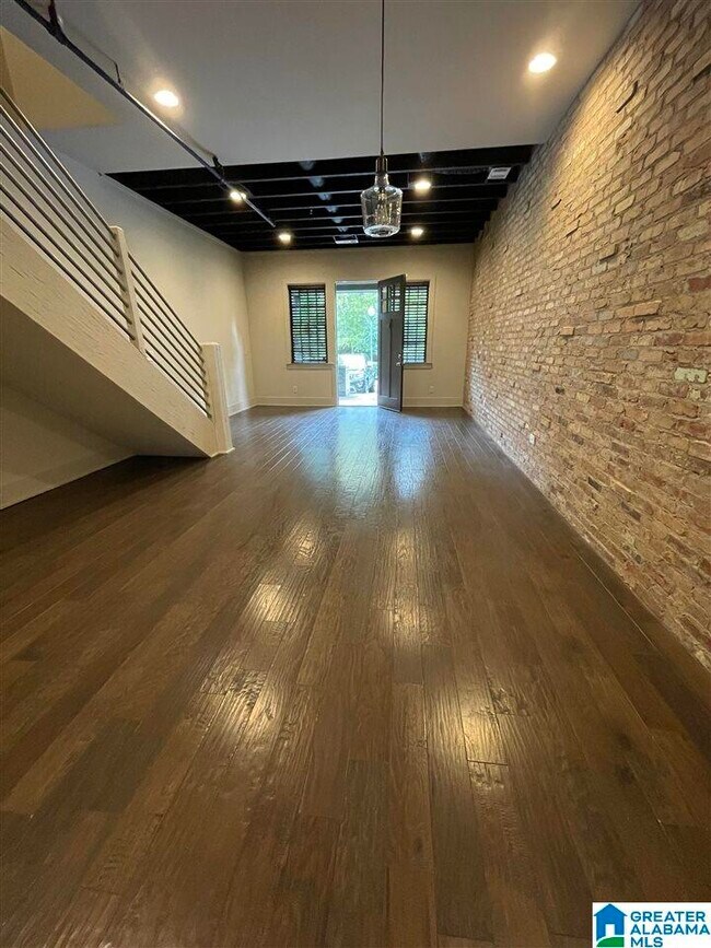Building Photo - 509 Barristers Ct