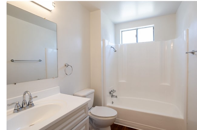 Interior Photo - Saticoy Street