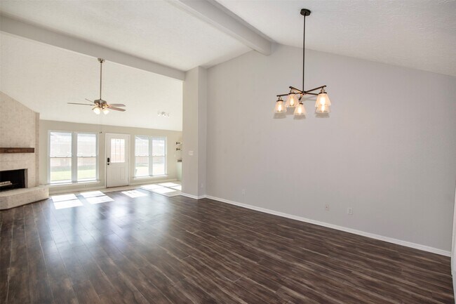 Foto del edificio - 5617 Fresh Meadow