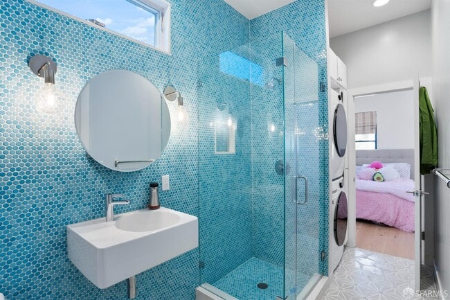 Building Photo - 236 Day St