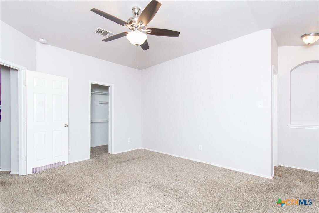 Foto del edificio - 6003 Shamrock Dr