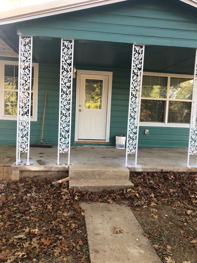 Building Photo - 259 Kool Ln