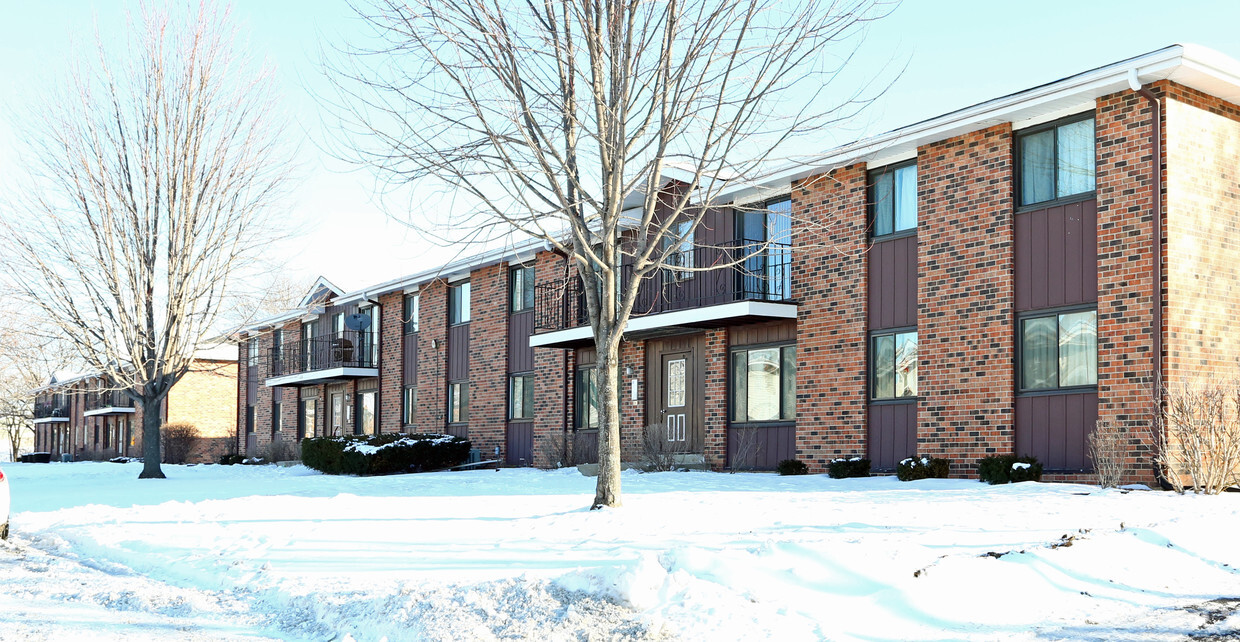 Primary Photo - Windsong Court Apartments