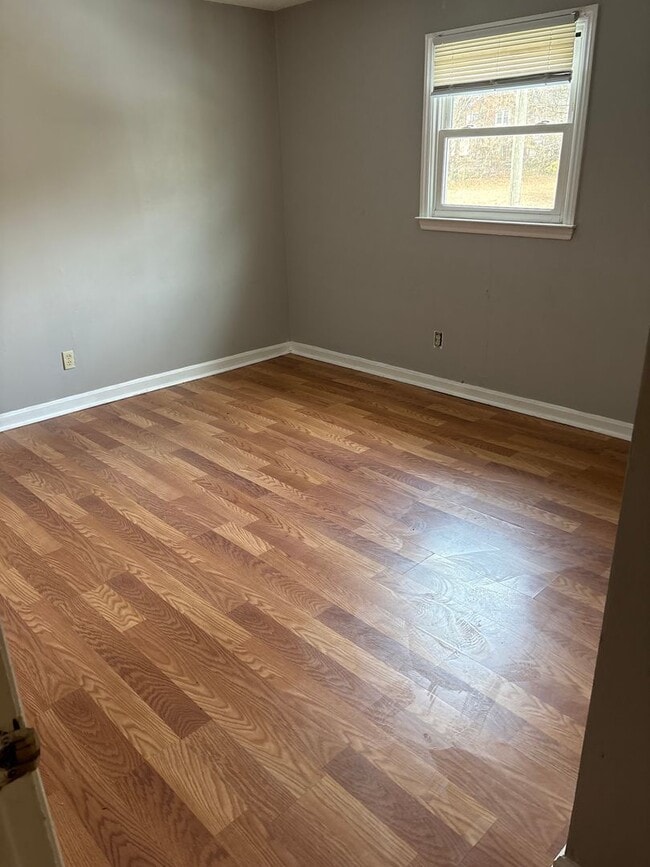 Building Photo - 418 Brewer St