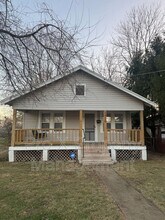 Building Photo - 2416 W Walnut St