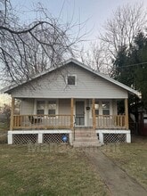 Building Photo - 2416 W Walnut St