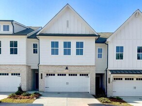 Building Photo - 2407 Malster Ln