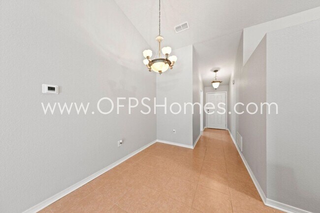 Building Photo - AVAILABLE NOW! HALF OFF FIRST MONTH'S RENT!