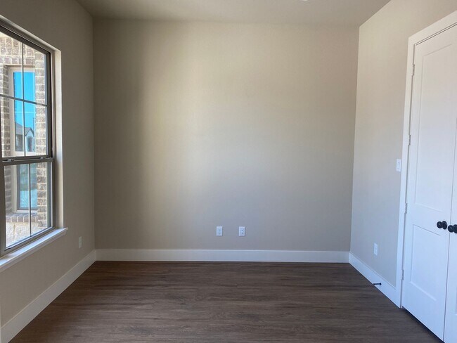 Foto del edificio - Brand New Beautiful Spacious 3/2.5/2 In Up...