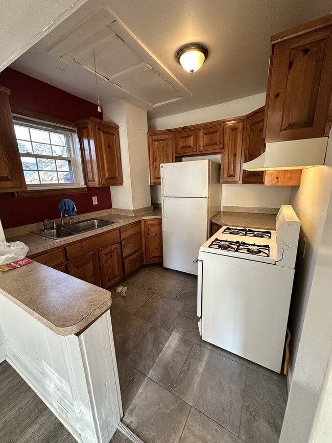 Building Photo - 9421 Peachtree St