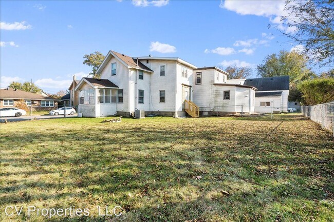 Building Photo - 3 br, 1 bath House - 115 Tremont Street