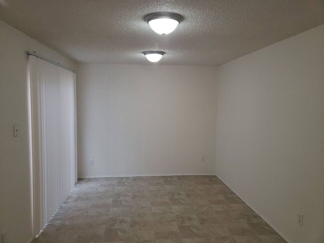 Building Photo - Xenia Street (2416)