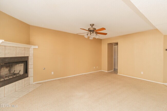 Foto del edificio - 1325 John Ring Ln