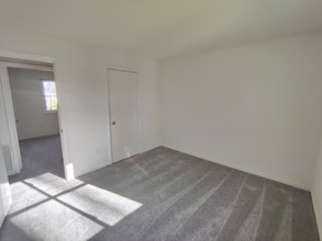 Building Photo - 600 Reusens Rd