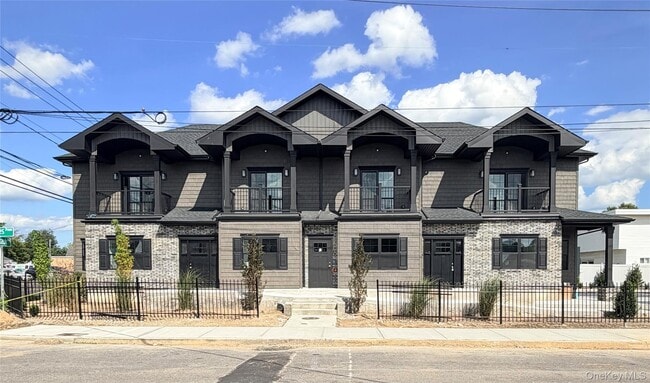 Building Photo - 1220 Doges Promenade