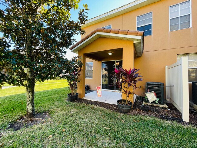 Foto del edificio - Modern 3BR/2.5BA Home in Sanford with HOA Lawn Care & Pet-Friendly Living