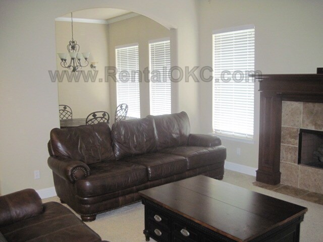 Foto del edificio - Beautiful Moore Home with Office