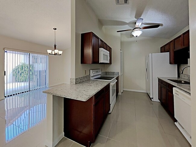 Foto del edificio - 1424 Drayton Ct