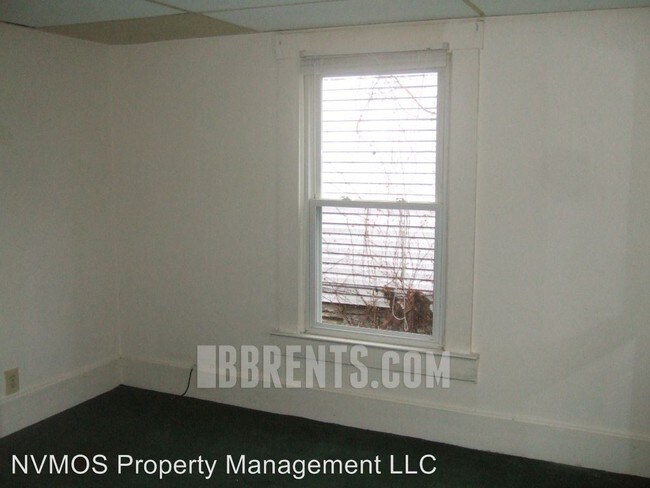 Building Photo - 321 N 6th St