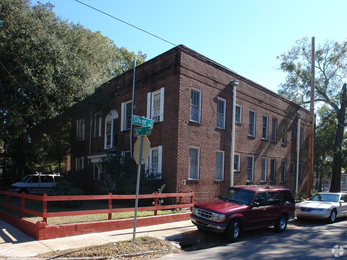 Building Photo - 82 32nd St