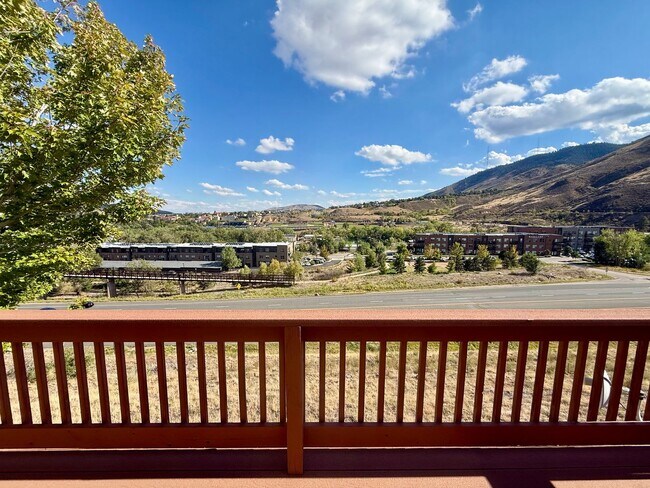 Foto del edificio - 537 Canyon View Dr