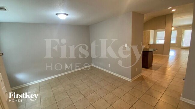 Foto del edificio - 9931 Fairlane Oaks Dr