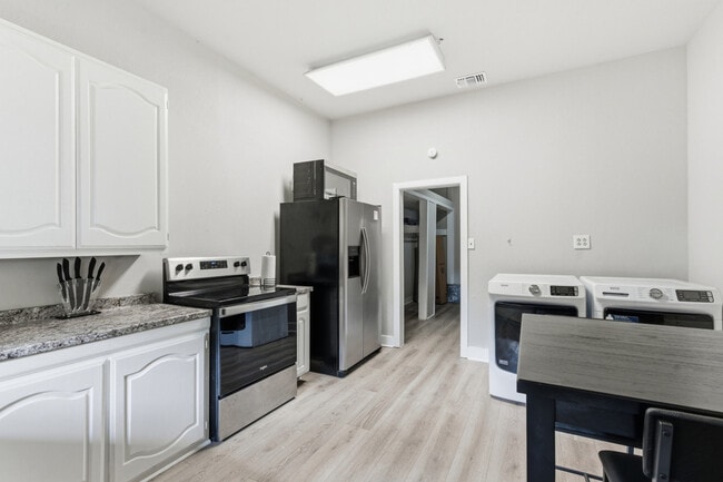 Foto del edificio - 314 W Cevallos