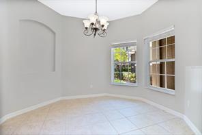 Foto del edificio - 1088 Crestwood Commons Ave