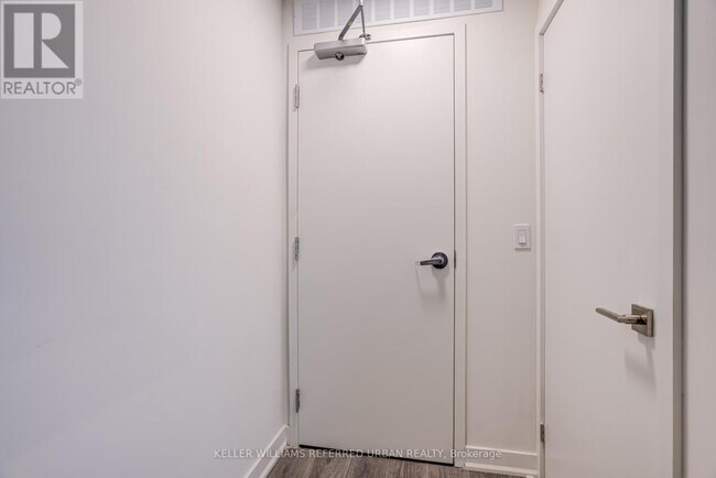 Building Photo - 65 Curlew Dr