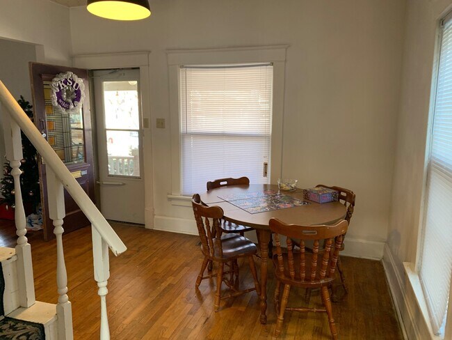 Foto del edificio - Fenced-in Yard + Washer & Dryer + Off-Stre...