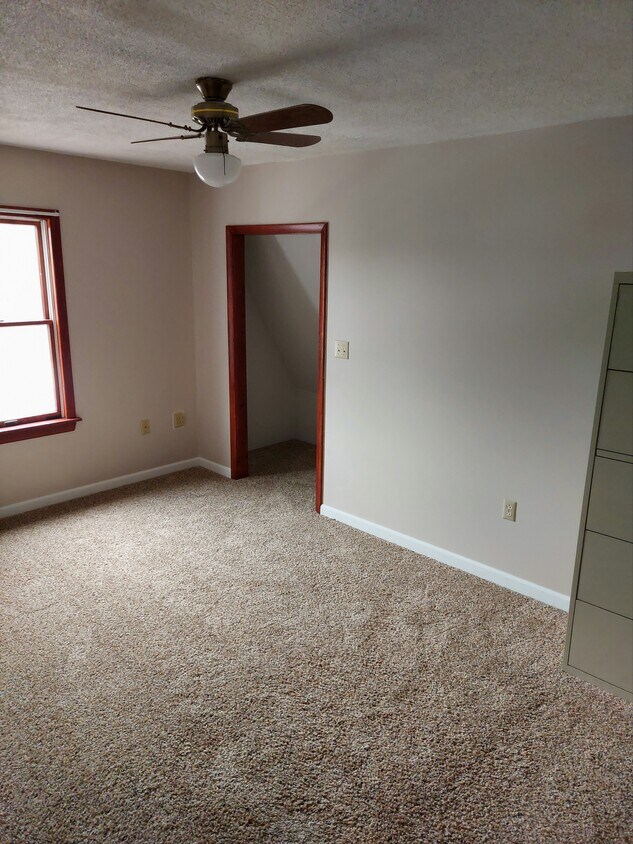 Primary Photo - 17 Hazel St