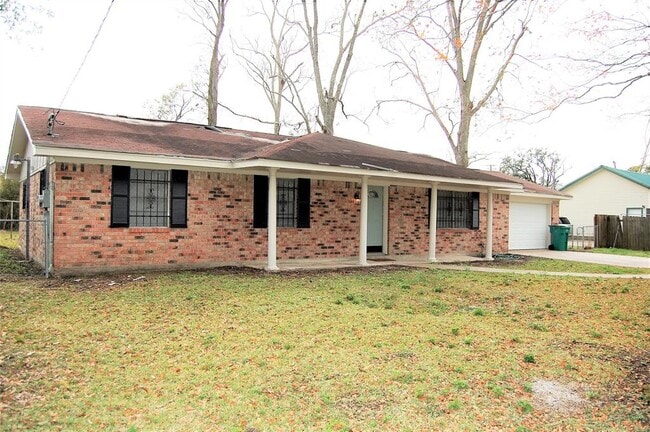 Building Photo - 1009 Rein Ave
