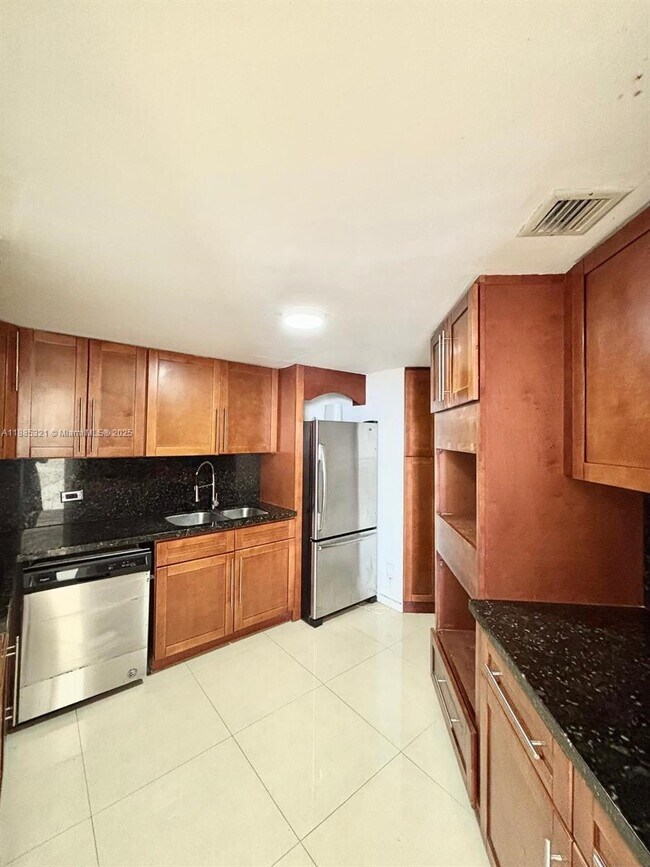 Foto del edificio - 801 Brickell Bay Dr