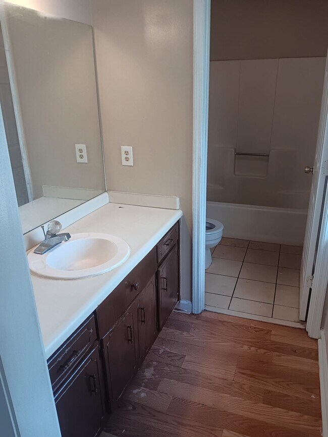 Foto del edificio - 2816 Briar Hill Ln SE
