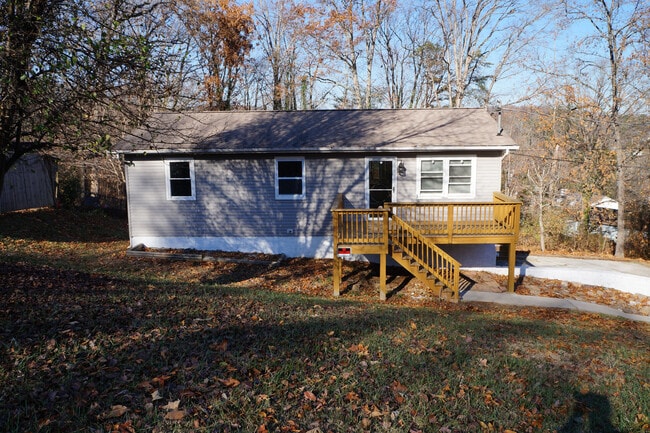 Foto del edificio - 6343 Cadbury Dr NW